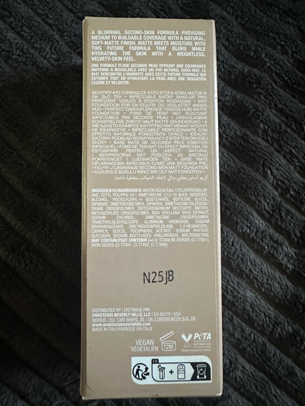 Anastasia Beverly Hills Impeccable Matte Foundation - Picture 5 of 5